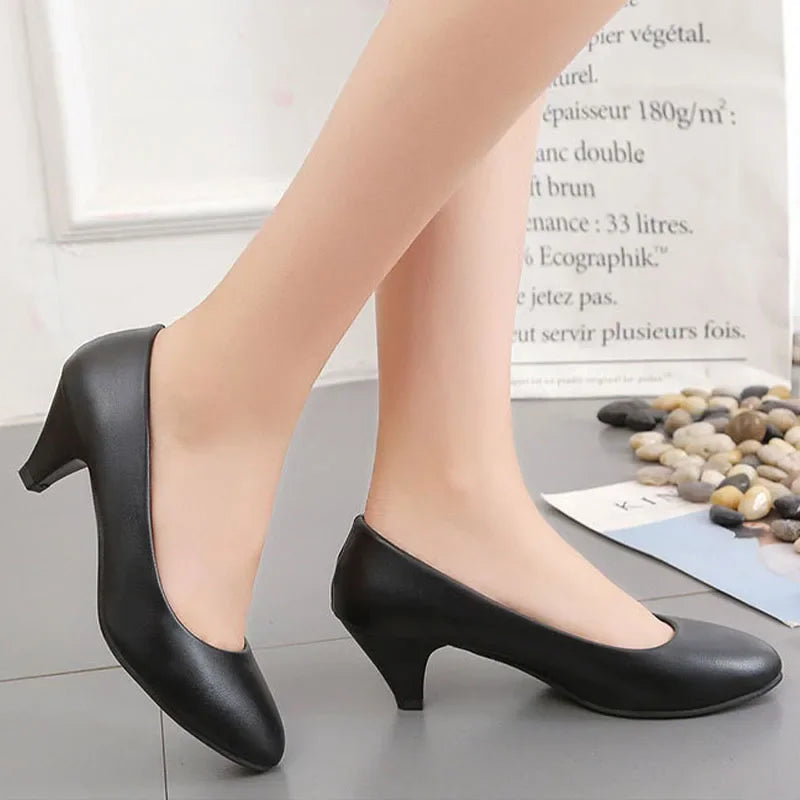 Comfortable High Heels Women Work Shoes / Soft Sole Soft Surface Professional Dress Shoes / Daily Pumps Commuter Black Leather Shoes