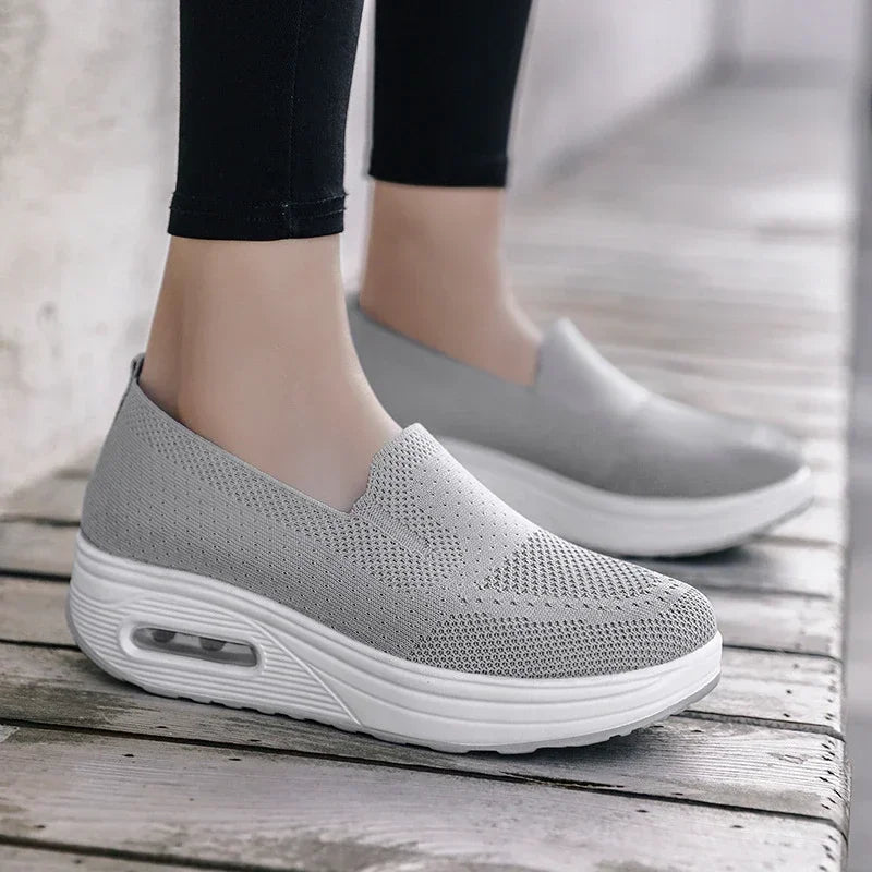 Women Walking Shoes / Flat Shoes / Slip-On Light Air Cushion Mesh Up Stretch Sneakers